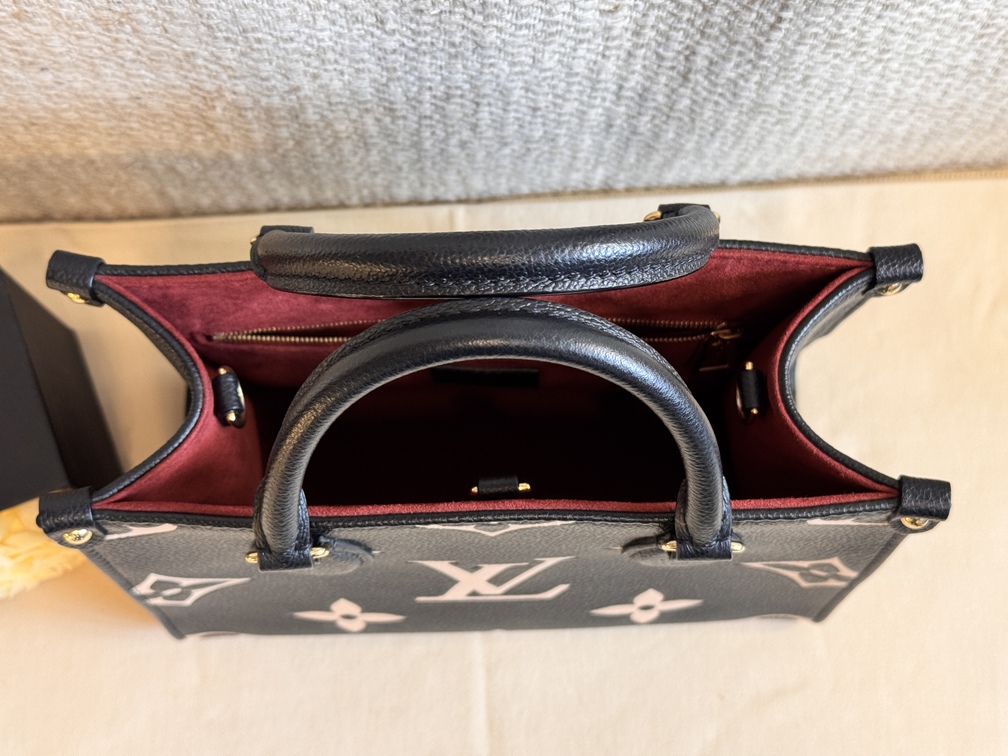 Onthego PM bicolor black | www.luxuryaccessoires.com
